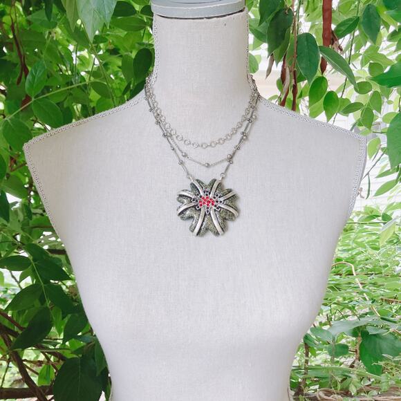Y2K Signed Chico’s Mixed Metal Starburst Pendant Necklace Red Black Rhinestones - Picture 13 of 13